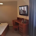 & Bellevue Hotel