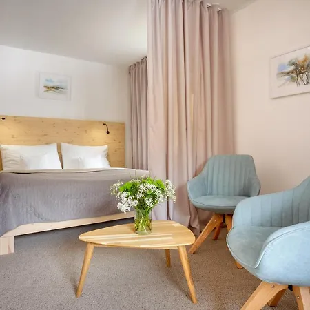 & Bellevue Hotel
