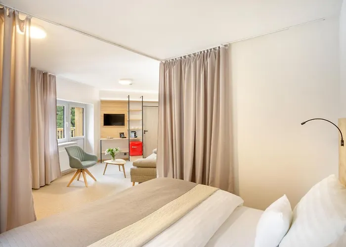 & Bellevue Hotel